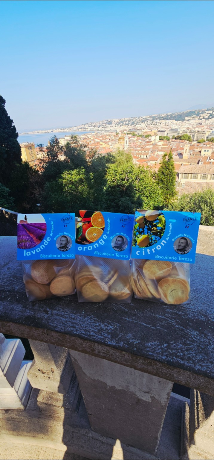 Sachets lavande, orange et citron avec vue sur Nice